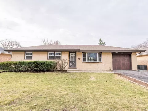 346 Mitchell Dr, Grayslake, IL 60030