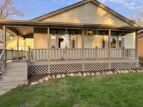 303 N Elmwood Ave, Wood Dale, IL 60191