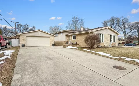 2650 Sunnyside Ave, Westchester, IL 60154