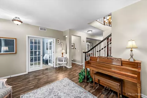 Entry Way - 237 Foxford Dr, Cary, IL 60013 photo 3 of 5