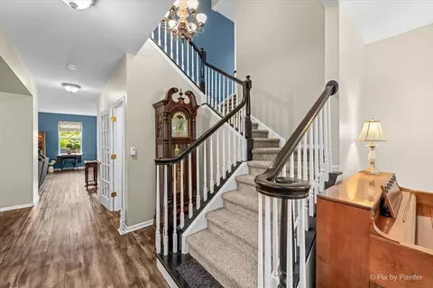 Entry Way - 237 Foxford Dr, Cary, IL 60013 photo 4 of 5