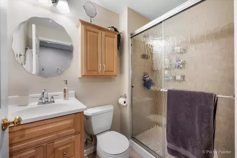 Bath - 237 Foxford Dr, Cary, IL 60013 photo 7 of 8