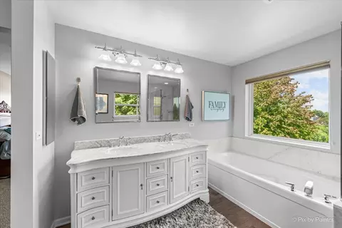 Bath - 237 Foxford Dr, Cary, IL 60013 photo 3 of 8