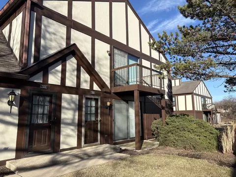 7321 Baybury Rd, Downers Grove, IL 60516