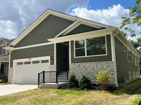 928 S Michigan Ave, Villa Park, IL 60181