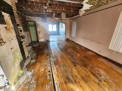 420 W 98th St, Chicago, IL 60628 photo 2