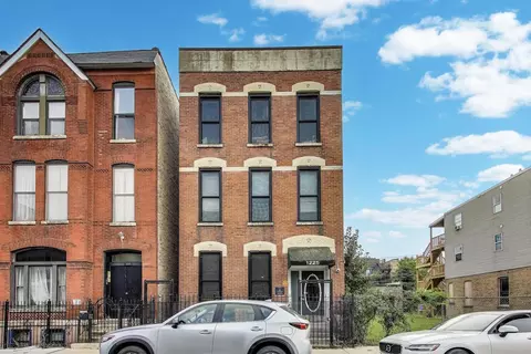 1225 W Erie St, Chicago, IL 60642