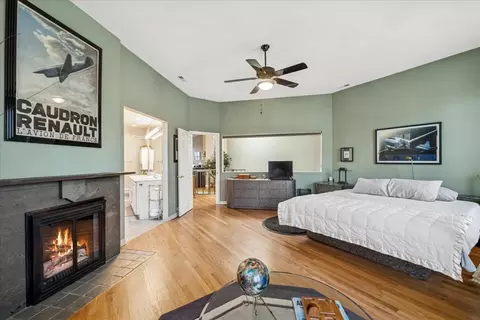 Bedroom - 808 S Bishop St, Chicago, IL 60607 photo 2 of 4