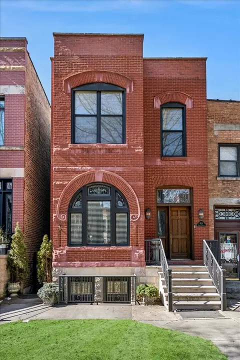 808 S Bishop St, Chicago, IL 60607