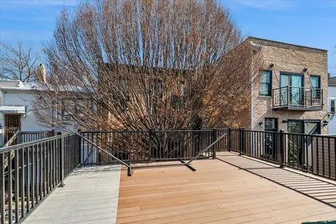 Exterior - 808 S Bishop St, Chicago, IL 60607 photo 3 of 3