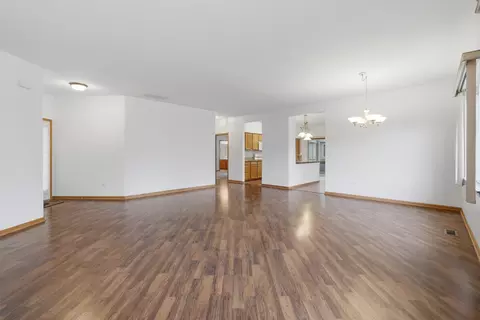 Living - 13806 S Hickory Ln, Plainfield, IL 60544 photo 2 of 6