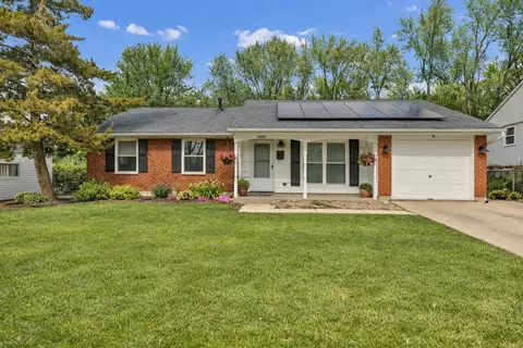 1005 Meadow Ln, Streamwood, IL 60107