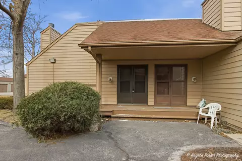 3357 Beacon St #23, North Chicago, IL 60064