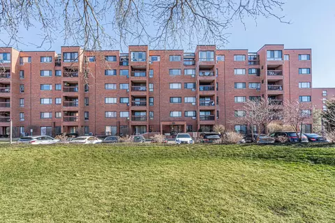 3801 Appian Way #403, Glenview, IL 60025