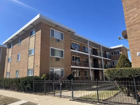 4602 River Rd #B3, Schiller Park, IL 60176