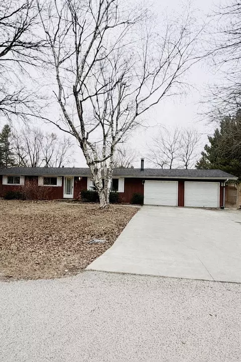 1907 Grandview Dr, Mchenry, IL 60051 photo 2