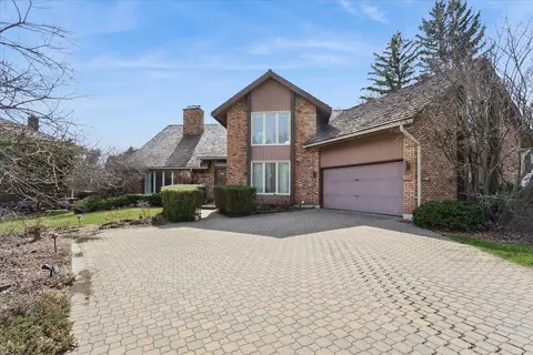 2715 35th St, Oak Brook, IL 60523