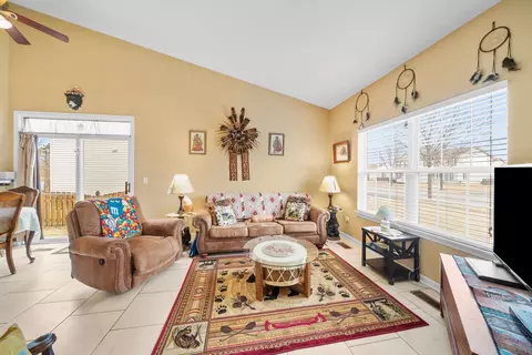 Living - 3011 Hoffman St, Plano, IL 60545 photo 1 of 3