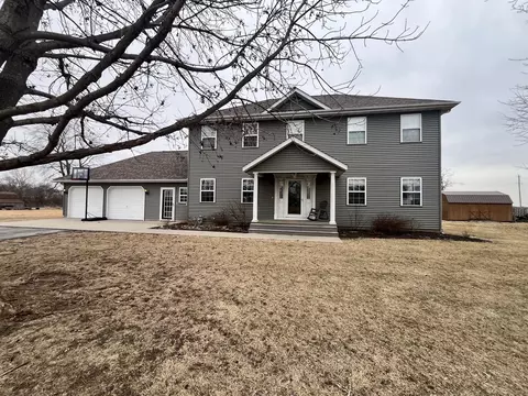 1117 Franklin St, New Windsor, IL 61465