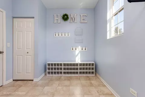 Entry Way - 25420 W Springview Ct, Plainfield, IL 60586 photo 2 of 3