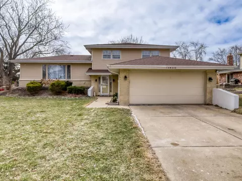 18 W025 73rd St, Darien, IL 60561