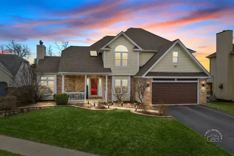 2833 Mapleside Ct, Aurora, IL 60502