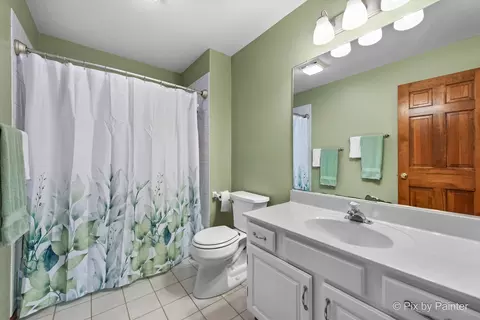 Bath - 680 Spruce Tree Dr, Cary, IL 60013 photo 3 of 3