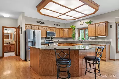 Kitchen - 680 Spruce Tree Dr, Cary, IL 60013 photo 2 of 2