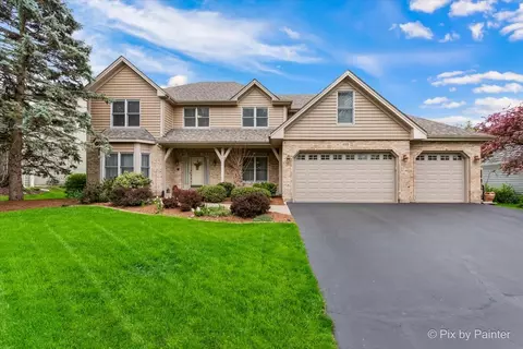 680 Spruce Tree Dr, Cary, IL 60013