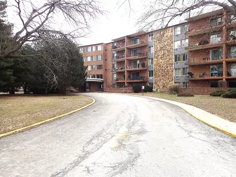 18 E Old Willow Rd #535N, Prospect Heights, IL 60070