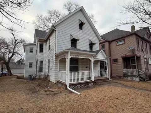 718 17th St, Rock Island, IL 61201
