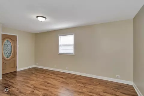 Living - 16511 Paulina St, Markham, IL 60428 photo 3 of 4