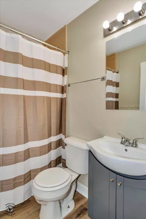 Bath - 16511 Paulina St, Markham, IL 60428 photo 2 of 3