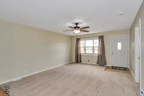 Living - 16511 Paulina St, Markham, IL 60428 photo 2 of 4