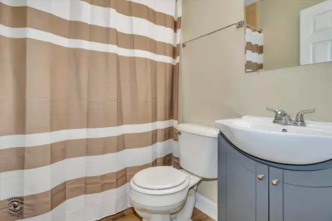 Bath - 16511 Paulina St, Markham, IL 60428 photo 1 of 3
