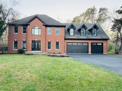 720 Tulip Cir, Island Lake, IL 60042