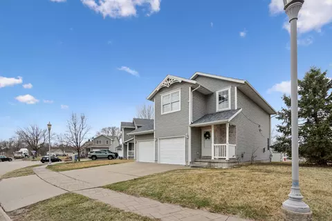 409 11th Ave A Ct, Silvis, IL 61282