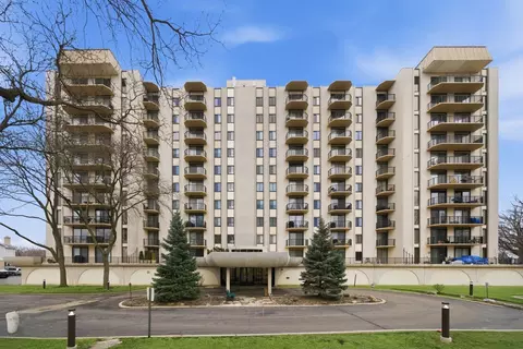 190 S Wood Dale Rd #806, Wood Dale, IL 60191