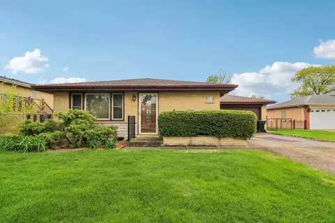 8136 Odell Ave, Bridgeview, IL 60455