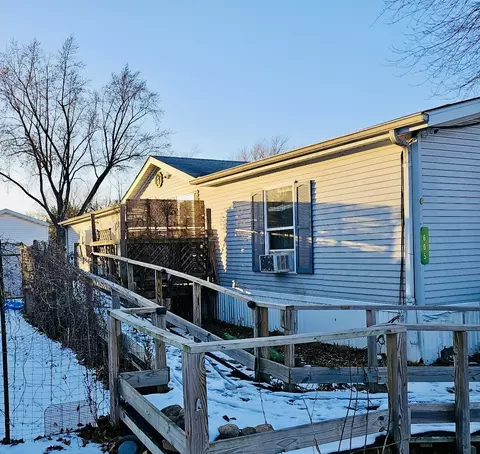 605 Carriage Lane Ests, Streator, IL 61364