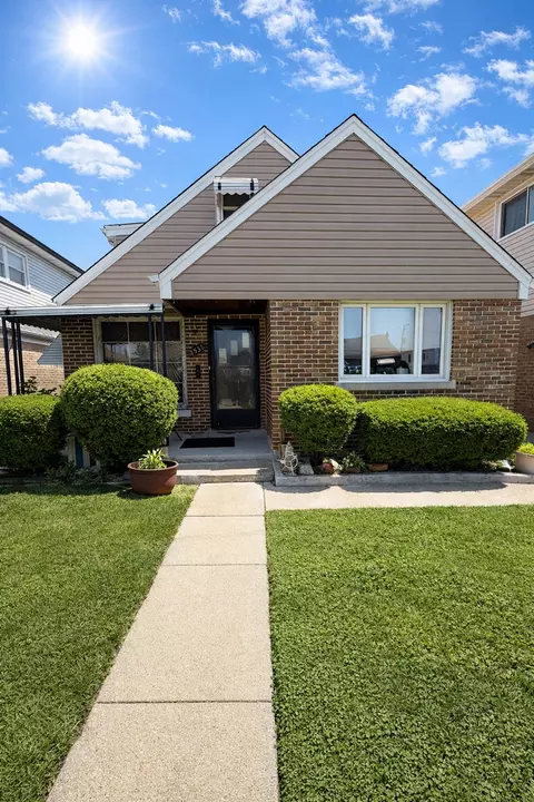 1531 N 24th Ave, Melrose Park, IL 60160