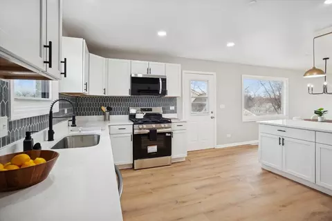 Kitchen - 1849 Larkin Ave, Elgin, IL 60123 photo 3 of 3