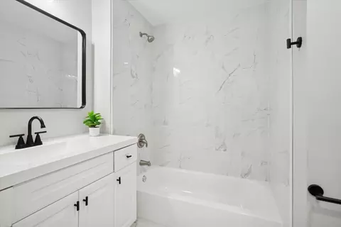 Bath - 1849 Larkin Ave, Elgin, IL 60123 photo 2 of 3