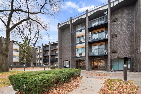 6800 N California Ave #2L, Chicago, IL 60645