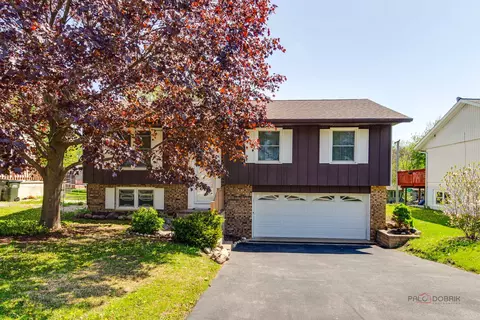 14 Wander Way, Lake In The Hills, IL 60156