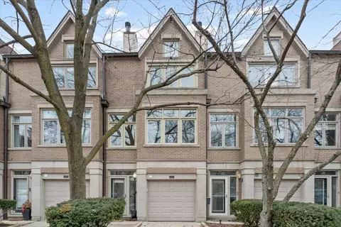 2709 N Janssen Ave, Chicago, IL 60614