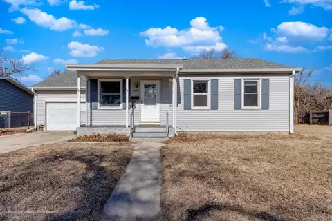 410 N Circle Dr, Wilmington, IL 60481
