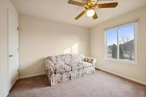 Bedroom - 1157 Sawmill Ln, Algonquin, IL 60102 photo 2 of 3