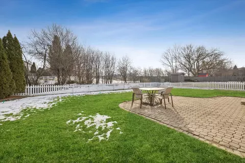 Exterior - 1157 Sawmill Ln, Algonquin, IL 60102 photo 2 of 3