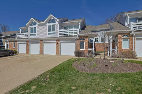 1120 Courtland Dr, Buffalo Grove, IL 60089